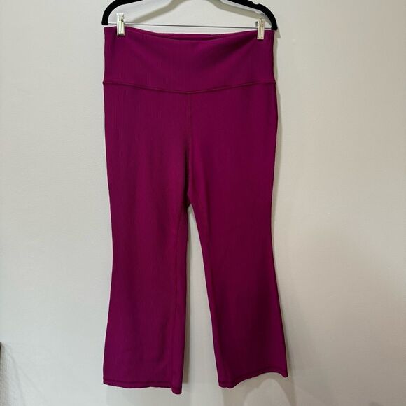 Athleta Elation Rib Crop Flare in Fuscia sz 1X - Picture 4 of 8